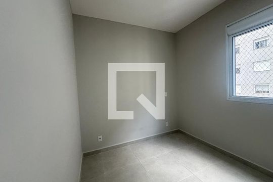 Quarto 2 de apartamento para alugar com 1 quarto, 42m² em Jardim Tupanci, Barueri