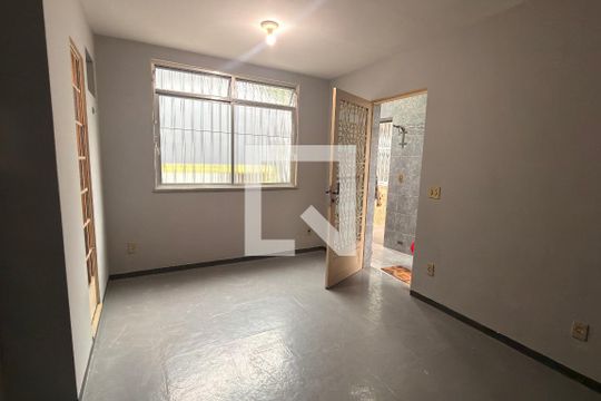 Sala de casa para alugar com 2 quartos, 90m² em Parque Pauliceia, Duque de Caxias