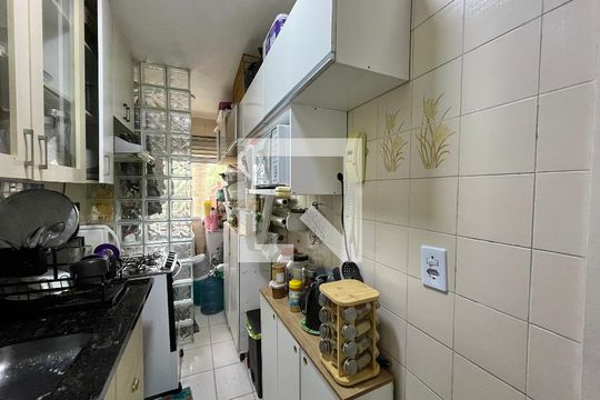 Cozinha de apartamento à venda com 2 quartos, 54m² em Itanhangá, Rio de Janeiro