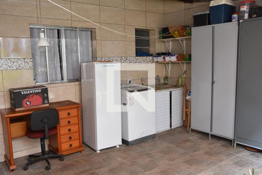 area de serviço e edicula de casa à venda com 2 quartos, 168m² em Parque Centenário, Jundiaí