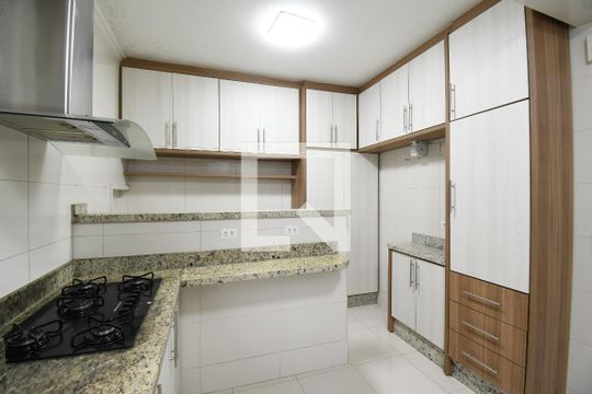 Cozinha de apartamento à venda com 3 quartos, 68m² em Centro, Curitiba