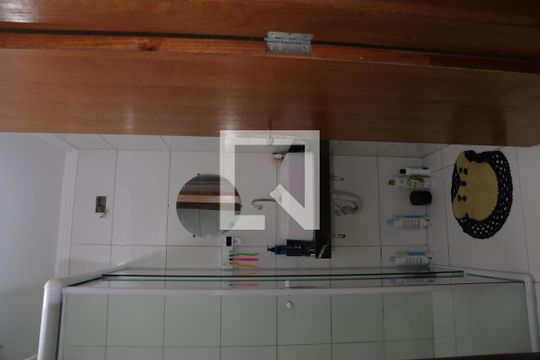 Banheiro de casa de condomínio à venda com 2 quartos, 42m² em Jardim Lideranca, São Paulo