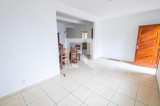 Sala de casa para alugar com 5 quartos, 200m² em Vila Cloris, Belo Horizonte
