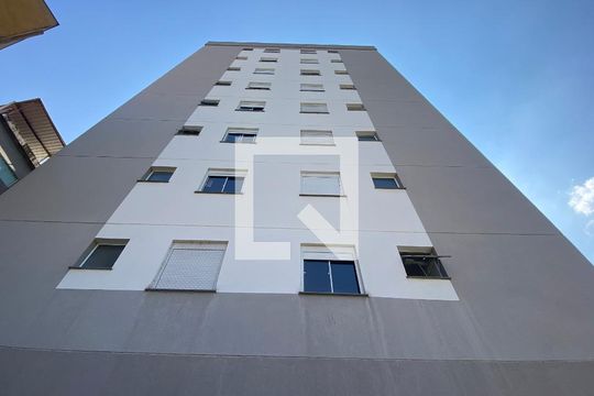 Fachada do bloco de apartamento para alugar com 2 quartos, 44m² em Santa Maria, Osasco