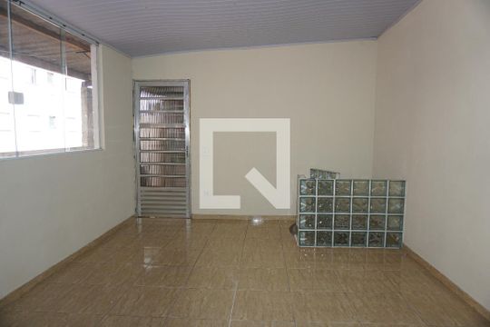 Sala de casa para alugar com 2 quartos, 60m² em Chácaras Caxingui, Embu das Artes