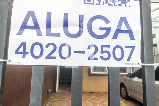 Vista da Rua de casa à venda com 2 quartos, 65m² em Jardim Tupanci, Barueri