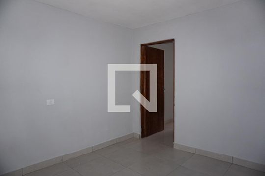 Sala de casa para alugar com 2 quartos, 80m² em Chácaras Pirajussara, Embu das Artes
