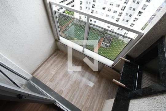 Sacada com Churrasquei de apartamento para alugar com 2 quartos, 49m² em Bairro Alto, Curitiba