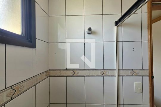 Banheiro da Suíte de apartamento à venda com 3 quartos, 75m² em Vila Apiai, Santo André