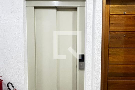 Elevador de apartamento para alugar com 3 quartos, 80m² em Parque das Nações, Santo André