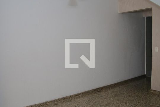Sala de casa para alugar com 2 quartos, 72m² em Parada Xv de Novembro, São Paulo