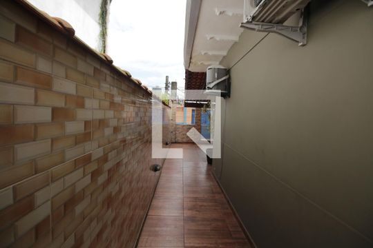 Corredor de casa de condomínio para alugar com 2 quartos, 145m² em Estuário, Santos