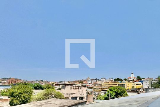 Vista de casa à venda com 5 quartos, 220m² em Nova Floresta, Belo Horizonte