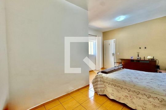 Quarto 2 de casa à venda com 5 quartos, 220m² em Nova Floresta, Belo Horizonte
