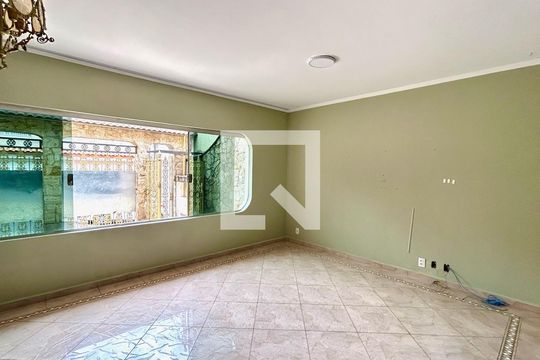 Sala de casa para alugar com 3 quartos, 270m² em Vila Galvão, Guarulhos