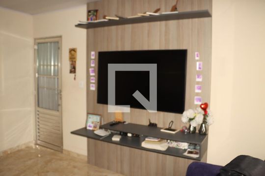 Casa para alugar com 5 quartos, 50m² em Jardim Sao Francisco, São Paulo