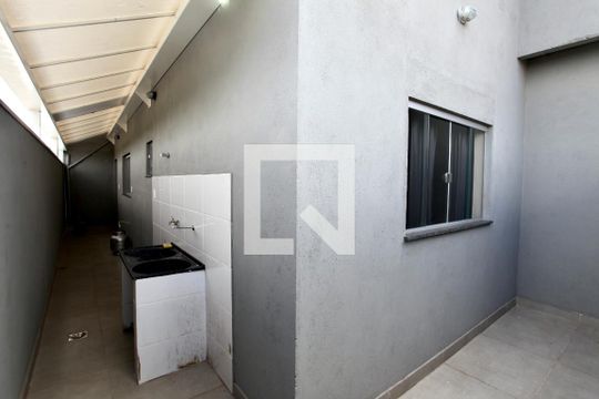 Área externa de kitnet/studio para alugar com 1 quarto, 60m² em Maria da Conceicao, Contagem