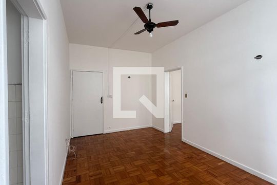 Sala de apartamento para alugar com 1 quarto, 60m² em Centro, Guarujá