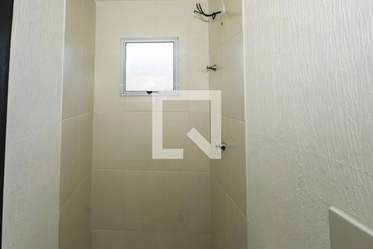Banheiro de apartamento para alugar com 2 quartos, 44m² em Parque Jardim D Aliana, Vespasiano