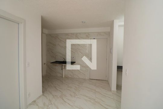 Sala de apartamento para alugar com 2 quartos, 34m² em Cidade São Mateus, São Paulo