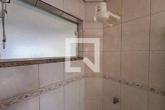 Banheiro de casa para alugar com 1 quarto, 40m² em Parque Gerassi, Santo André