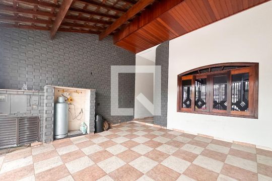 Garagem de casa para alugar com 4 quartos, 300m² em Ferrazópolis, São Bernardo do Campo