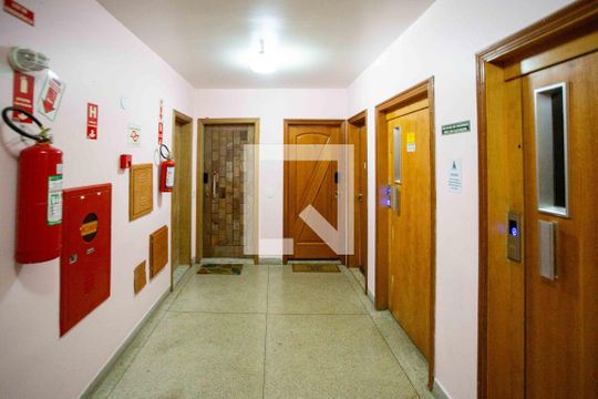 Hall de entrada de apartamento à venda com 4 quartos, 134m² em Centro, Diadema