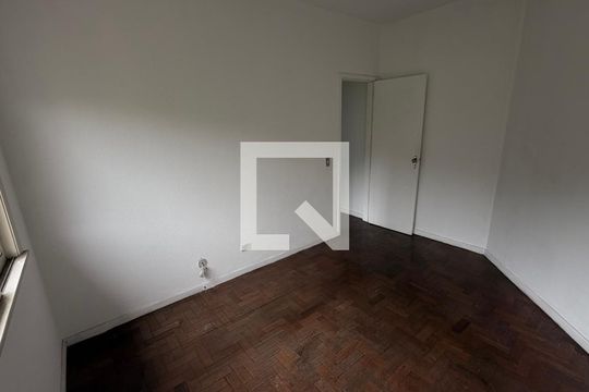 Quarto 2 de apartamento para alugar com 2 quartos, 74m² em Centro, Petrópolis