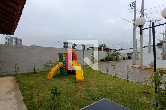 Casa de Condomínio para alugar com 2 quartos, 53m² em Lopes de Oliveira, Sorocaba