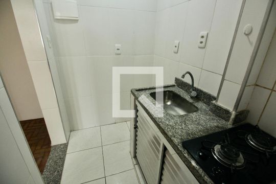 Cozinha e Área de Serviço de kitnet/studio para alugar com 1 quarto, 35m² em Embaré, Santos