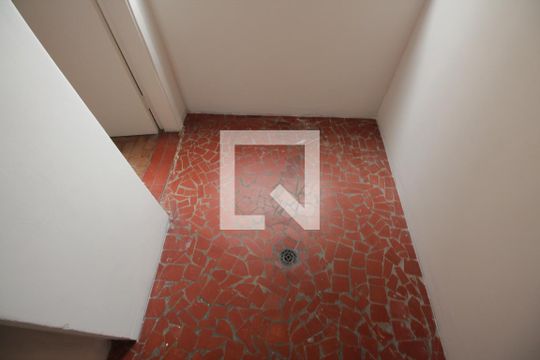 Quarto de kitnet/studio para alugar com 1 quarto, 35m² em Embaré, Santos