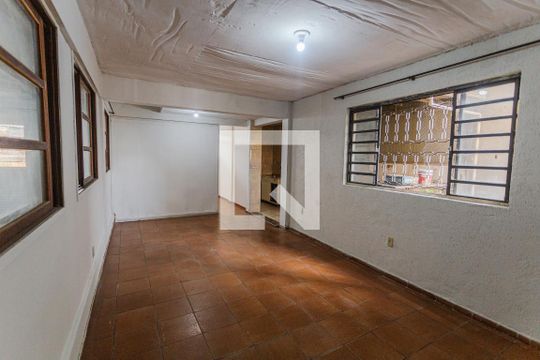 Sala de kitnet/studio para alugar com 1 quarto, 45m² em Bom Jesus, Belo Horizonte