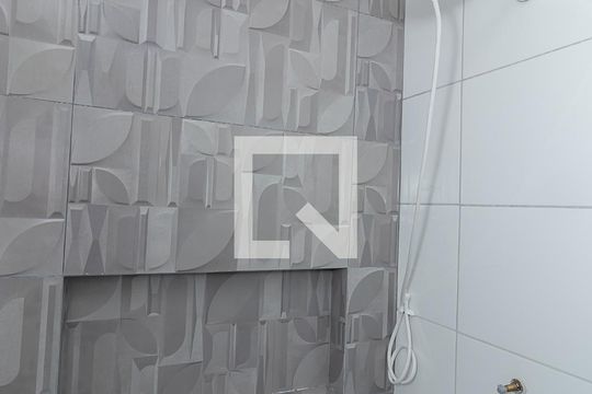 Banheiro da Suíte de casa para alugar com 1 quarto, 70m² em Jardim Vila Carrao, São Paulo
