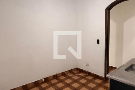 Cozinha de casa para alugar com 1 quarto, 30m² em Vila Marina, São Paulo
