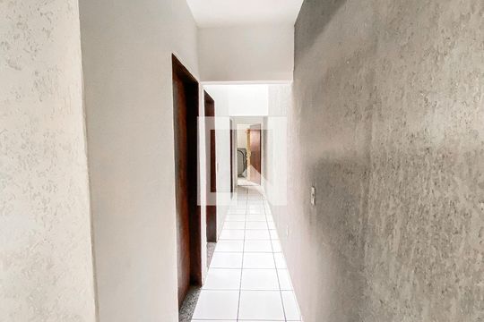 Corredor de casa à venda com 4 quartos, 168m² em Jardim Santo Antonio, São Paulo