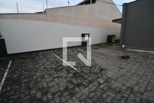Garagem de kitnet/studio para alugar com 1 quarto, 25m² em Parque São Quirino, Campinas