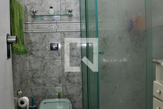 Detalhe - Banheiro Social de casa à venda com 3 quartos, 140m² em Parque Pan Americano, São Paulo