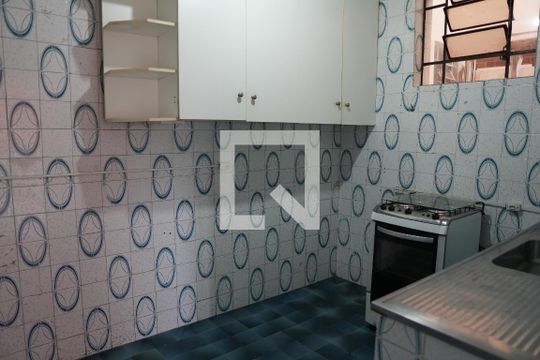 Cozinha de casa para alugar com 2 quartos, 50m² em Madre Gertrudes, Belo Horizonte