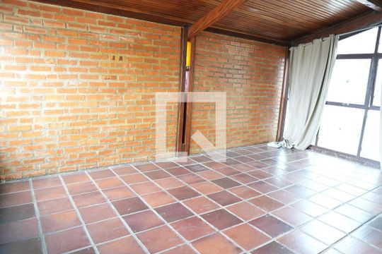 Quarto de casa para alugar com 2 quartos, 50m² em Madre Gertrudes, Belo Horizonte