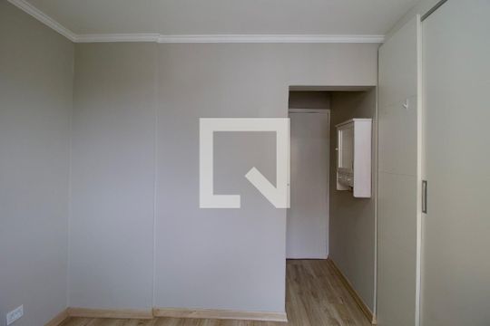 Quarto 1 de apartamento para alugar com 2 quartos, 47m² em Champagnat, Curitiba