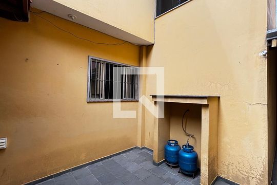 Quintal - Area de Serviço de casa para alugar com 4 quartos, 202m² em Parque João Ramalho, Santo André