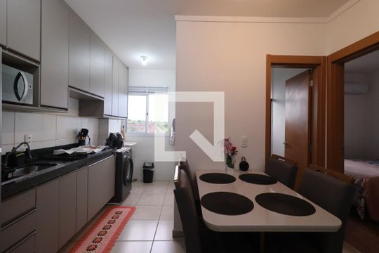 Cozinha de apartamento para alugar com 2 quartos, 44m² em Via Norte, Ribeirão Preto
