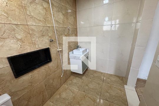 Banheiro suíte 2 de casa para alugar com 3 quartos, 130m² em Ponte Seca, Ribeirão Pires