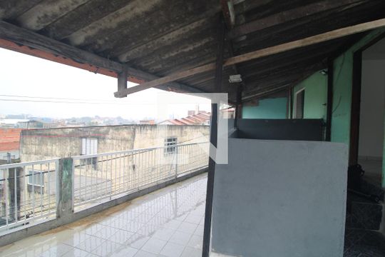 Fachada de casa para alugar com 2 quartos, 140m² em Jardim Domitila, São Paulo