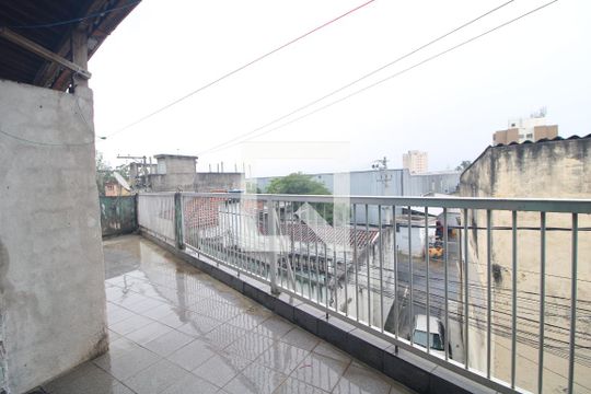 Sacada de casa para alugar com 2 quartos, 140m² em Jardim Domitila, São Paulo