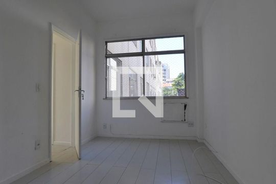 Quarto de apartamento para alugar com 2 quartos, 54m² em Grajaú, Rio de Janeiro