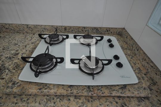 Cozinha de apartamento para alugar com 2 quartos, 60m² em Vila Guilherme, São Paulo