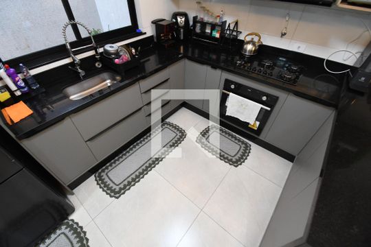 Casa para alugar com 3 quartos, 144m² em Bacacheri, Curitiba