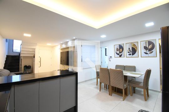 Casa para alugar com 3 quartos, 144m² em Bacacheri, Curitiba