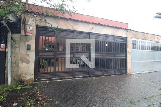 Fachada de casa para alugar com 3 quartos, 275m² em Interlagos, São Paulo